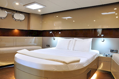 Yacht Siyu cabin