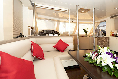 Yacht Siyu saloon