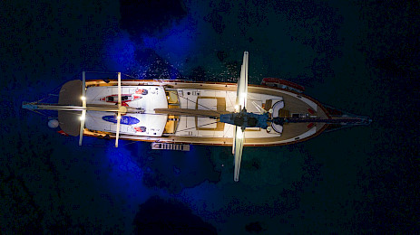 Yacht Siyu aerial view