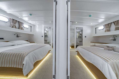 Yacht Maske cabin