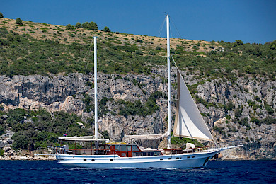 Yacht Summer Princess side view