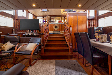 Yacht Summer Princess saloon