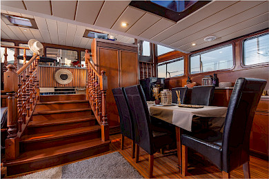 Yacht Summer Princess saloon