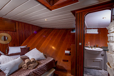 Yacht Summer Princess cabin