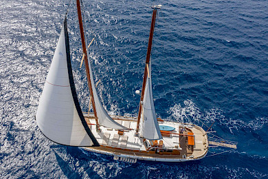 Yacht Kavira II aerial view