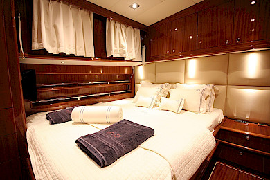 Yacht Didi cabin