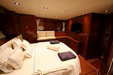 Yacht Didi cabin