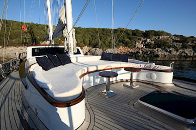 Yacht Didi deck