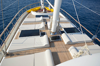 Yacht Gul Sultan deck