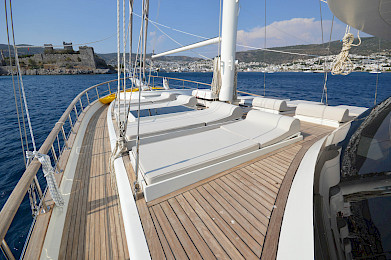 Yacht Gul Sultan deck