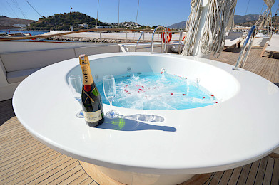 Yacht Gul Sultan Jacuzzi