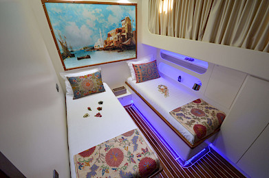 Yacht Gul Sultan cabin