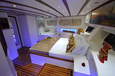 Yacht Gul Sultan cabin