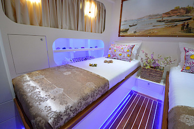 Yacht Gul Sultan cabin