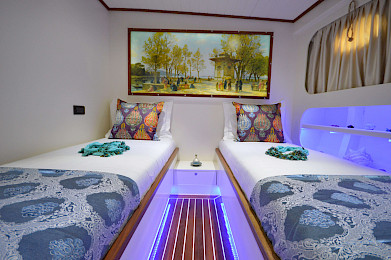 Yacht Gul Sultan cabin