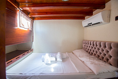 Yacht Hemera cabin