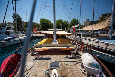 Yacht Hemera deck