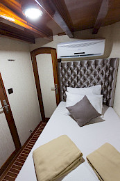 Yacht Hemera cabin