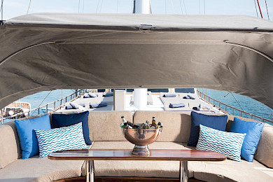 Yacht Serenad A deck