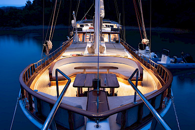 Yacht Serenad A deck