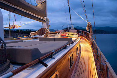 Yacht Serenad A deck