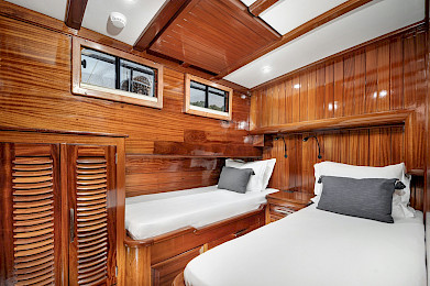 Yacht Serenad A cabin