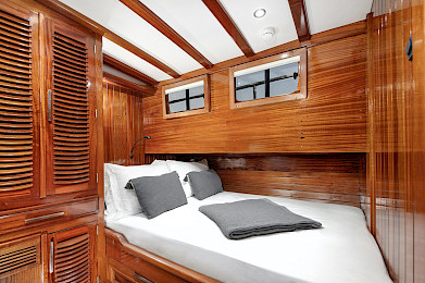 Yacht Serenad A cabin