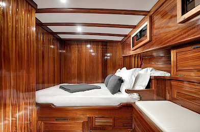 Yacht Serenad A cabin