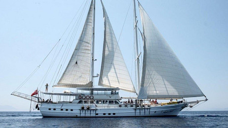 Yacht Aegean Clipper side view