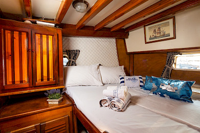 Yacht San cabin