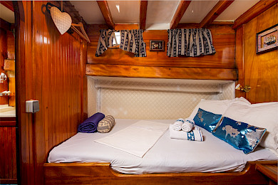 Yacht San cabin