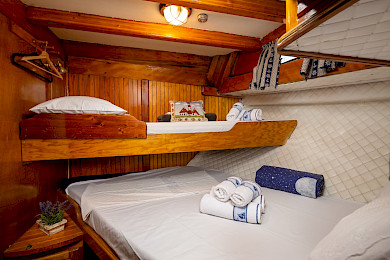 Yacht San cabin