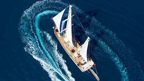 Yacht Dea Del Mare aerial view