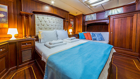 Yacht Dea Del Mare cabin