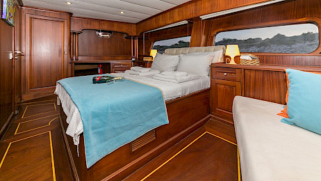 Yacht Dea Del Mare cabin