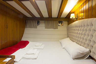 Yacht Hera cabin