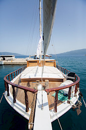 Yacht Harmonia deck