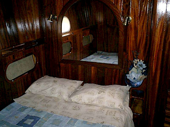 Yacht Vito cabin