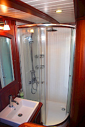 Yacht Atalante cabin bathroom