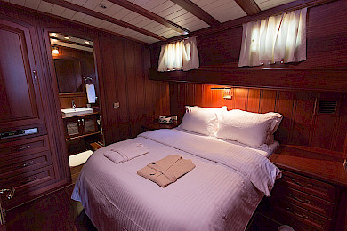 Yacht Atalante cabin