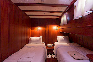 Yacht Atalante cabin