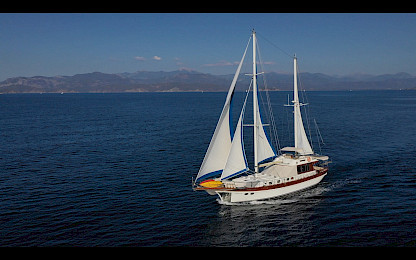 Yacht Serenity 70 aerial view