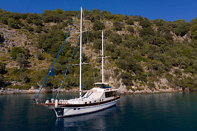 Yacht Serenity 70 on anchor