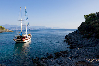 Yacht Serenity 70 on anchor