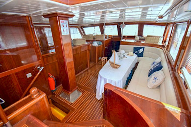 Yacht Perla Del Mar 1 saloon