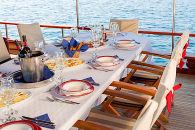 Yacht Croatia dining table