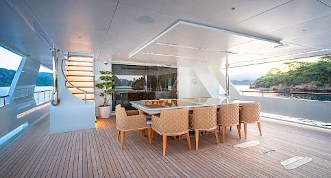 Yacht Sunrise aft