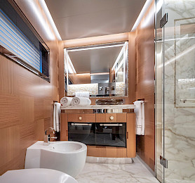 Yacht Sunrise cabin bathroom