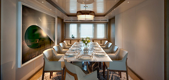 Yacht Orient Star dining table