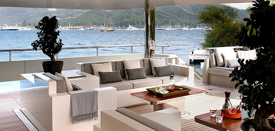 Yacht Orient Star flybridge